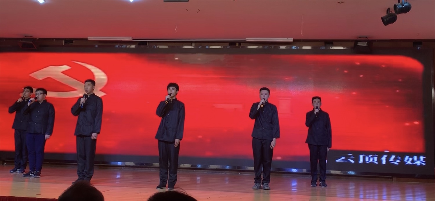 当乘风的少年插上梦想的翅膀——记云顶艺体班