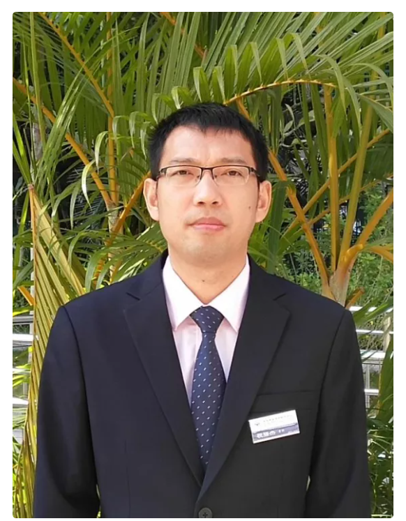 立德树人 笃志力行