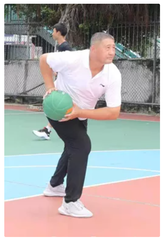立德树人 笃志力行